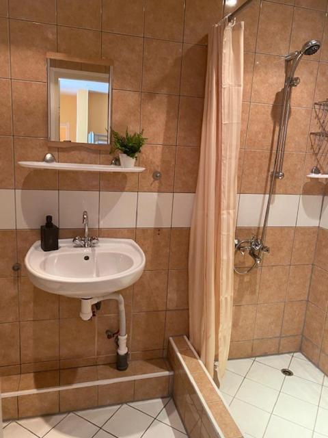 Kuru Guest House المظهر الخارجي الصورة